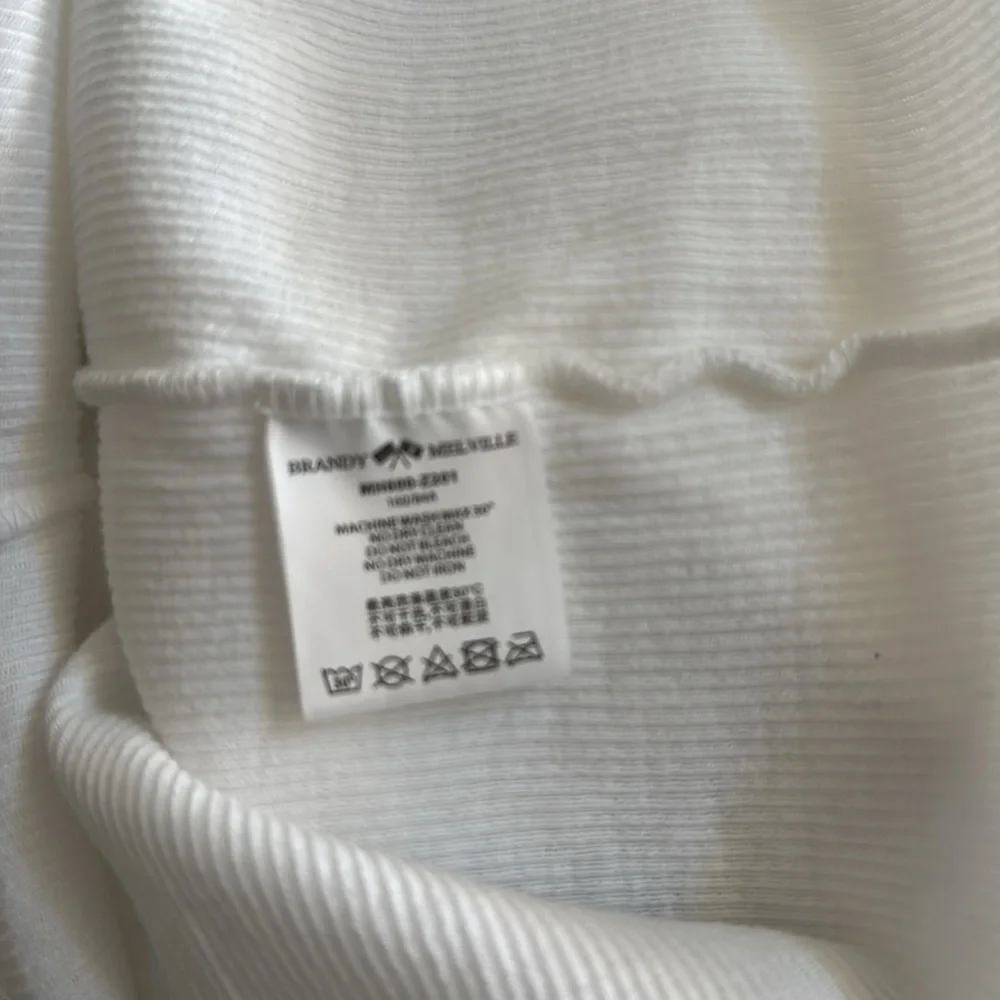 BRANDY MELVILLE 100% Cotton V Neck Short Sleeve Top T-Shirt One Size White - Picture 5 of 5